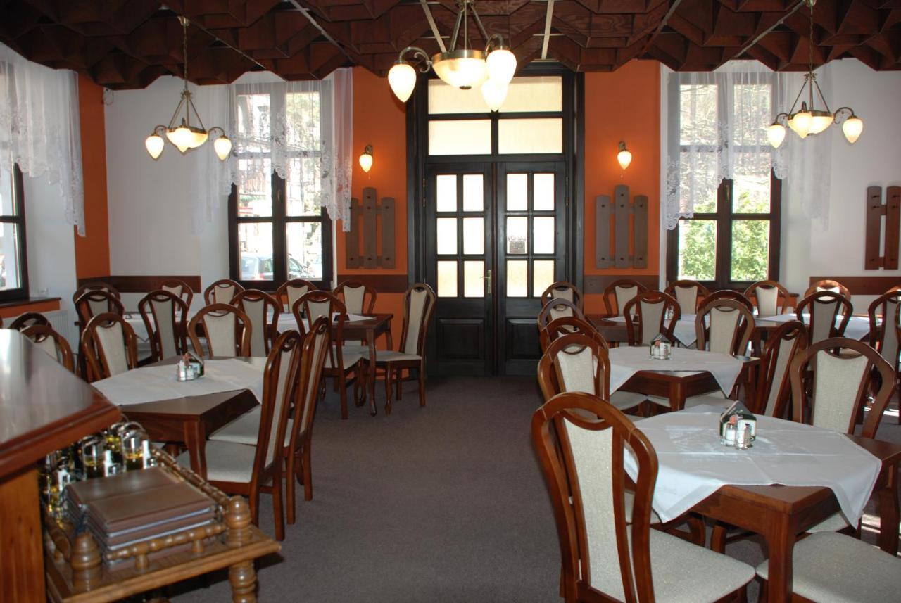 Hotel U Lipy Хренско Экстерьер фото