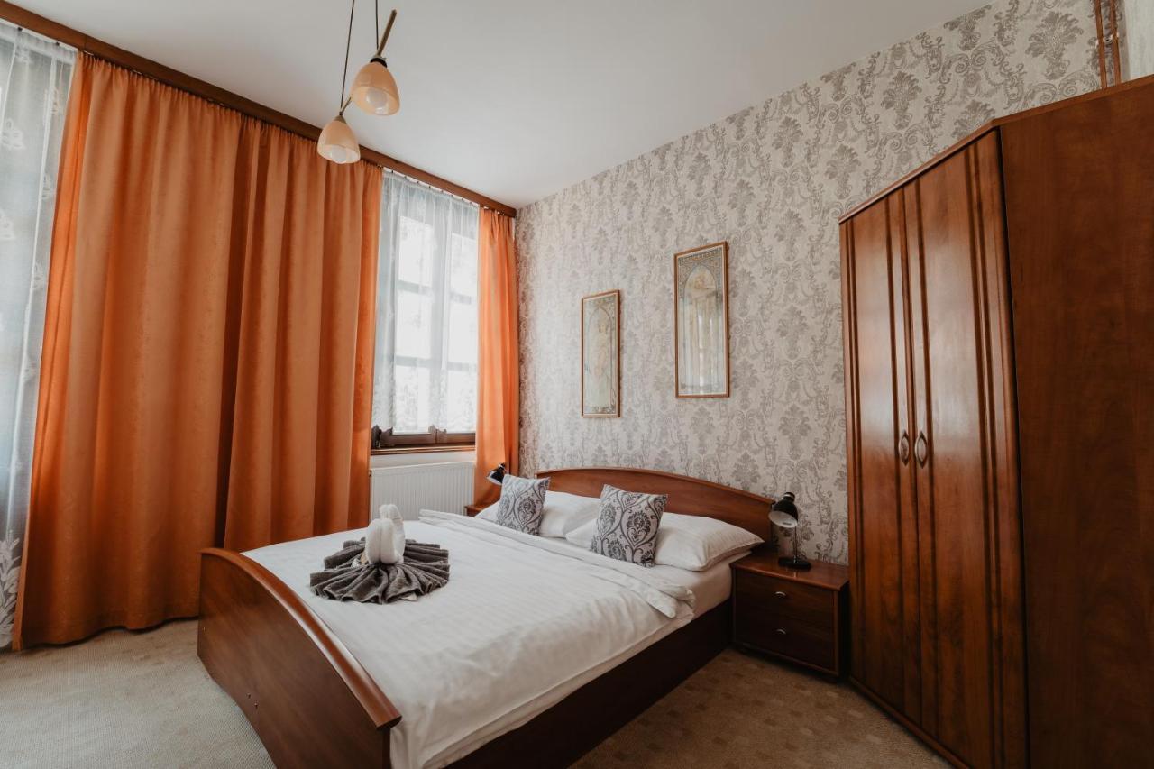 Hotel U Lipy Хренско Экстерьер фото