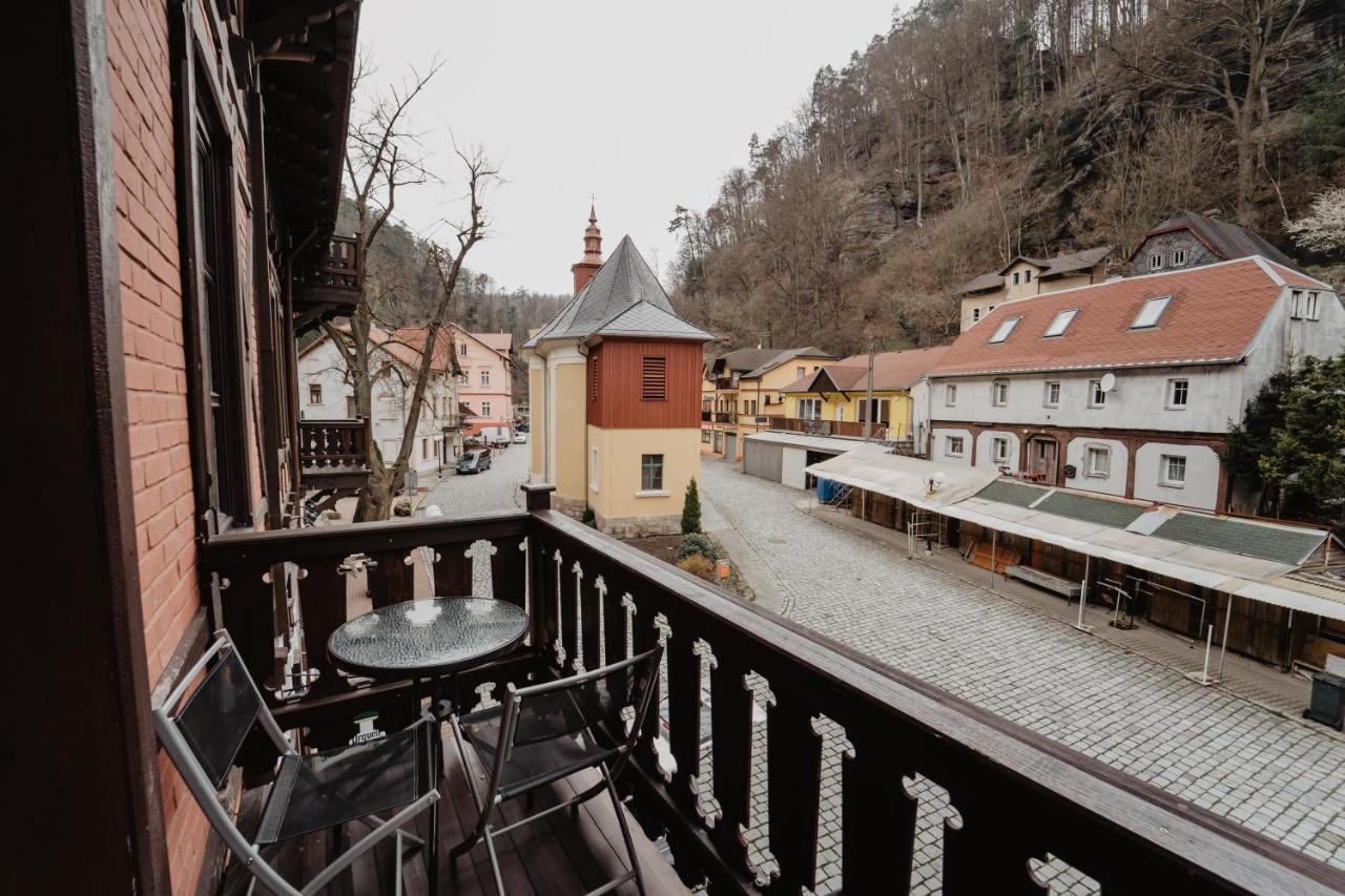 Hotel U Lipy Хренско Экстерьер фото