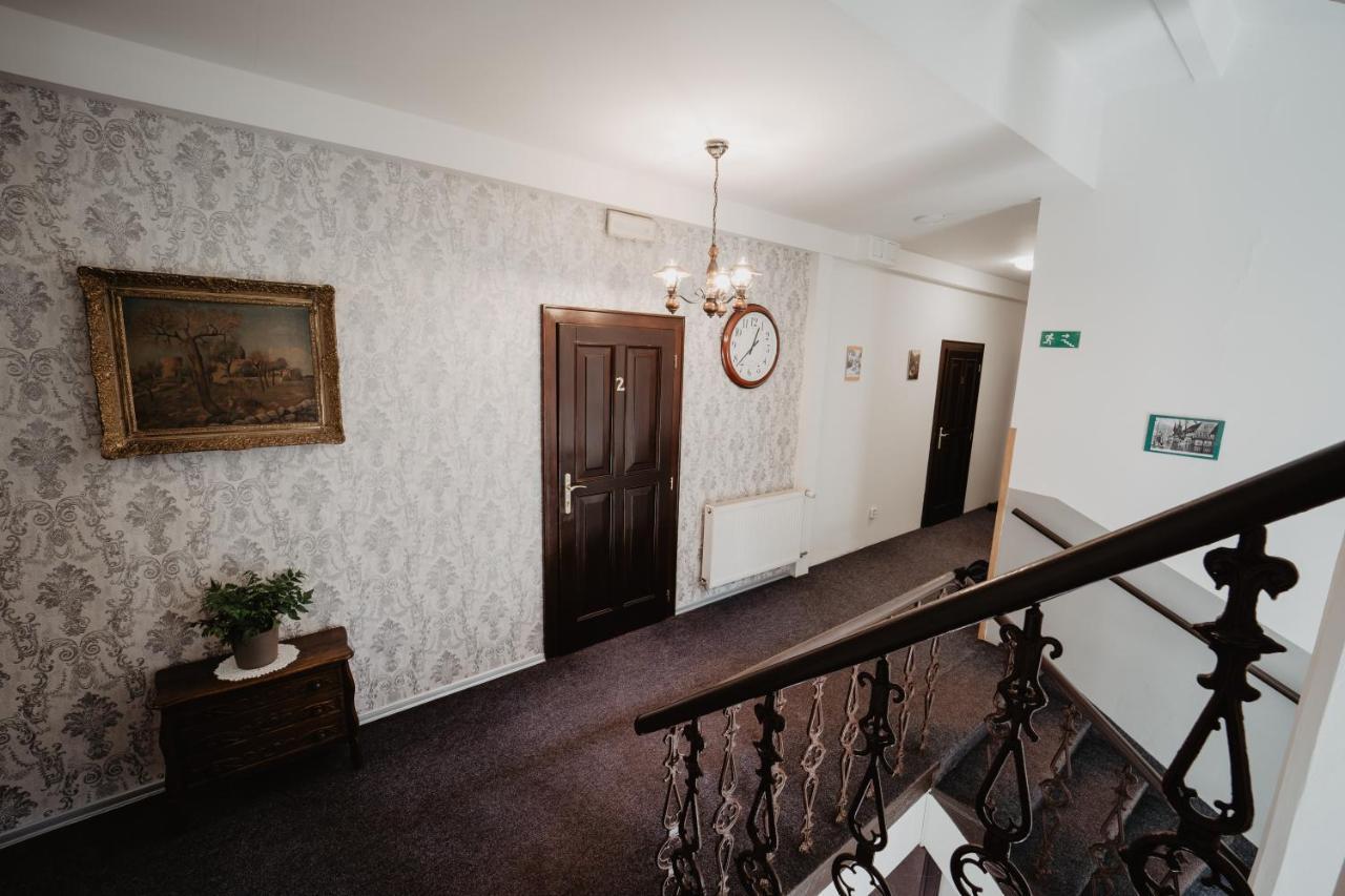 Hotel U Lipy Хренско Экстерьер фото