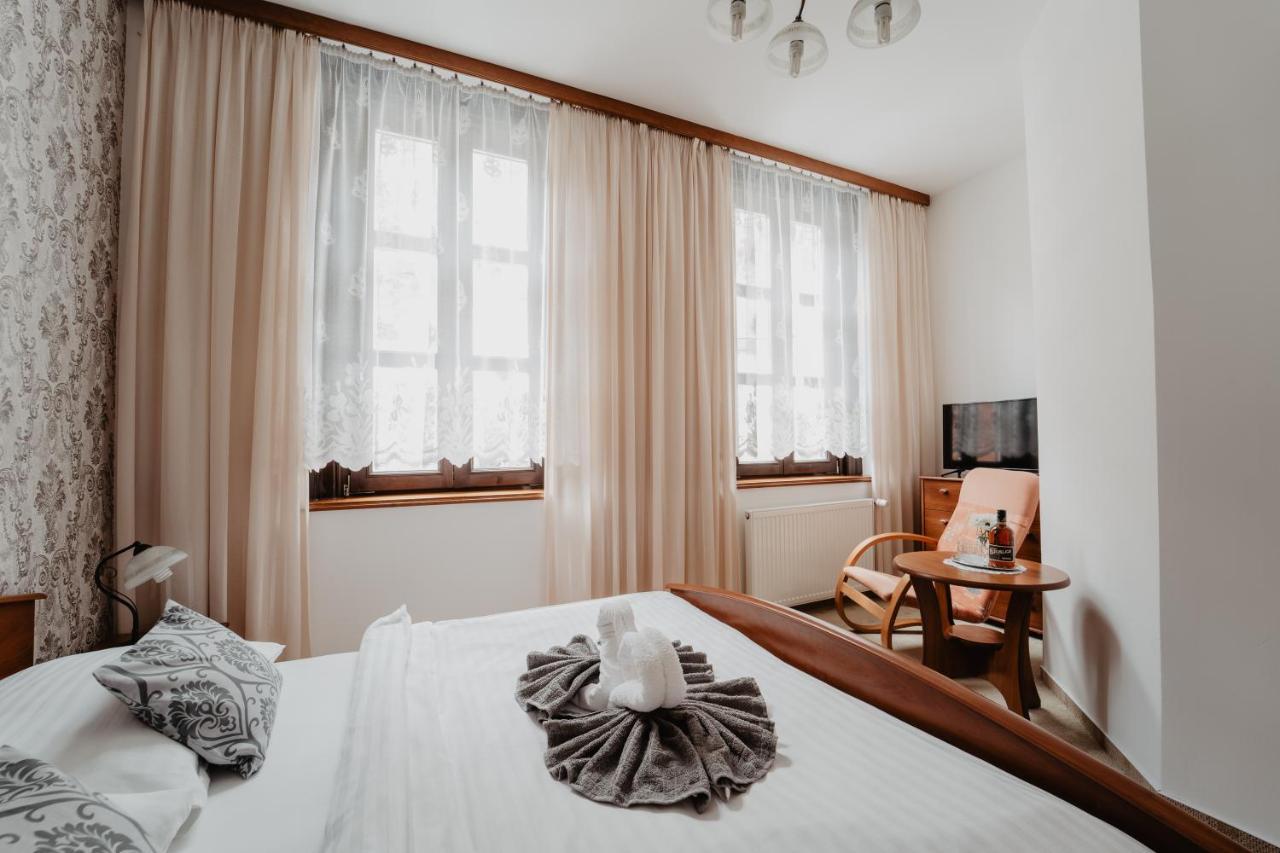 Hotel U Lipy Хренско Экстерьер фото