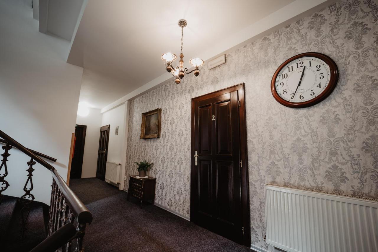 Hotel U Lipy Хренско Экстерьер фото